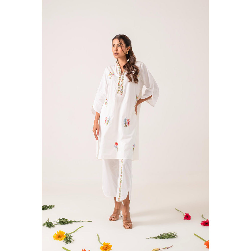 Ekavira Vedika White Floral Print Kurta and Pant (Set of 2)