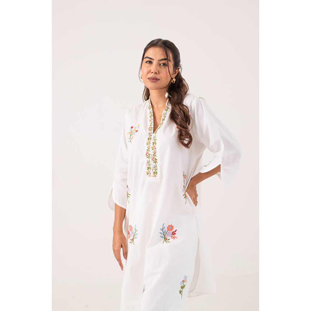 Ekavira Vedika White Floral Print Kurta and Pant (Set of 2)