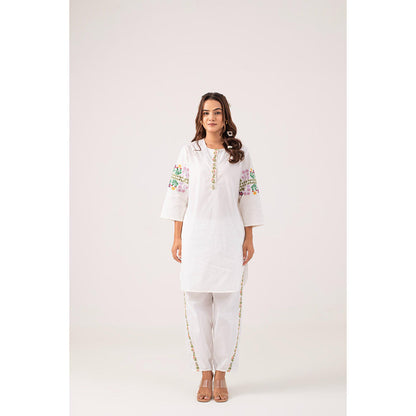 Ekavira Reva White Floral Print Kurta and Pant (Set of 2)