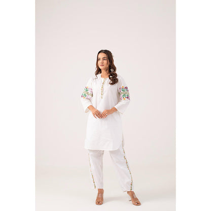 Ekavira Reva White Floral Print Kurta and Pant (Set of 2)