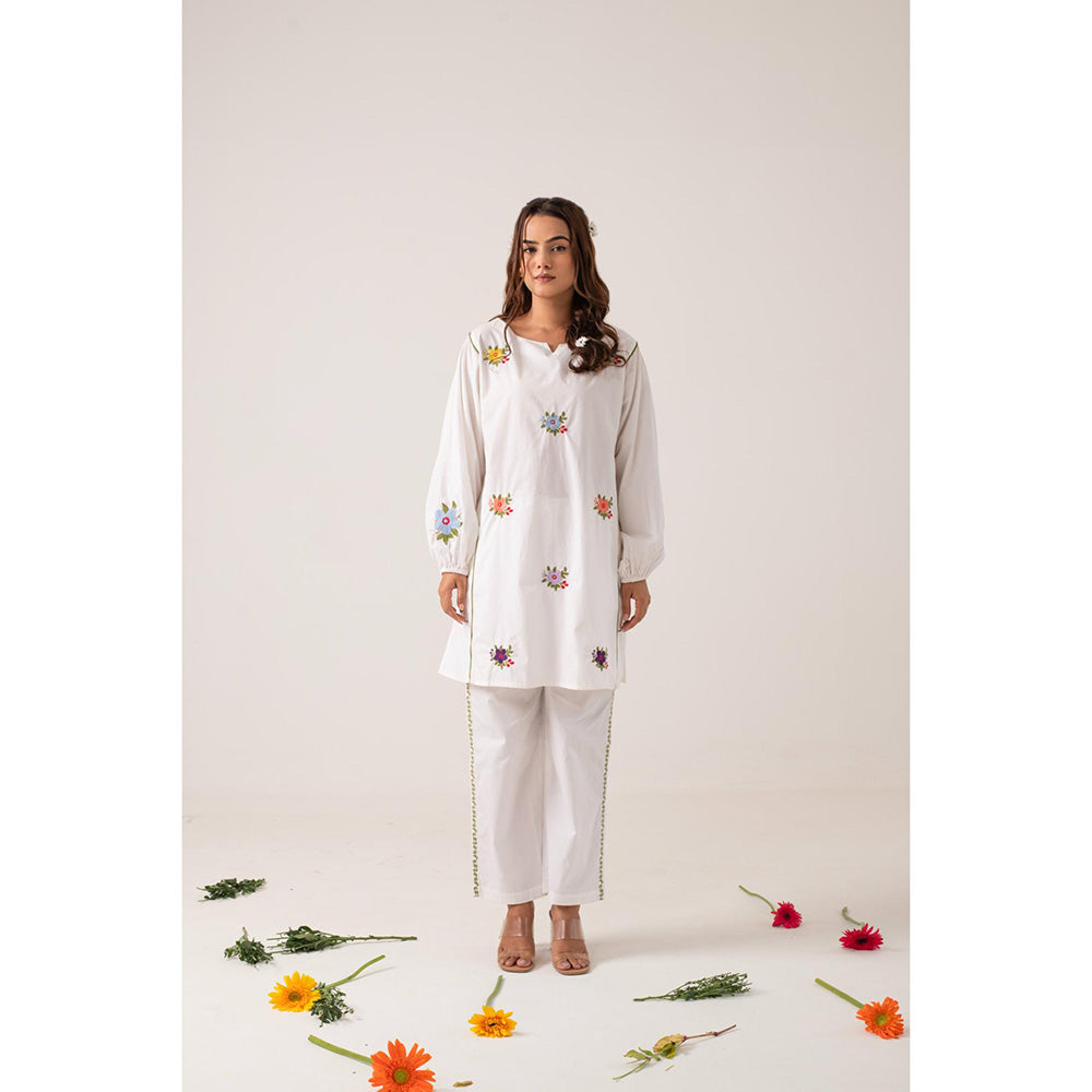 Ekavira Amba White Floral Print Kurta and Pant (Set of 2)