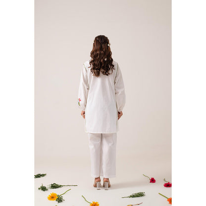 Ekavira Amba White Floral Print Kurta and Pant (Set of 2)