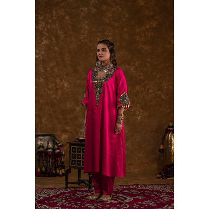 Ekavira Raahi Collection Layla Embroidered Kurta and Pant (Set of 2)