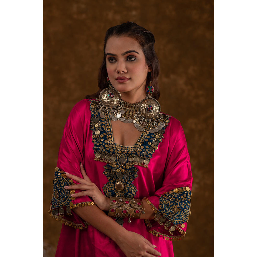 Ekavira Raahi Collection Layla Embroidered Kurta and Pant (Set of 2)