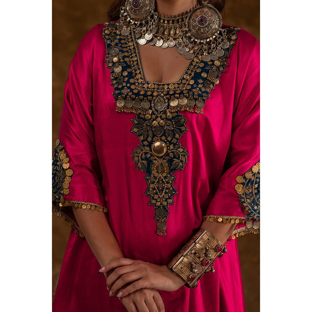 Ekavira Raahi Collection Layla Embroidered Kurta and Pant (Set of 2)