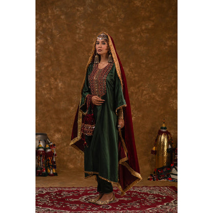 Ekavira Raahi Collection Zahra Embroidered Kurta with Pant and Dupatta (Set of 3)
