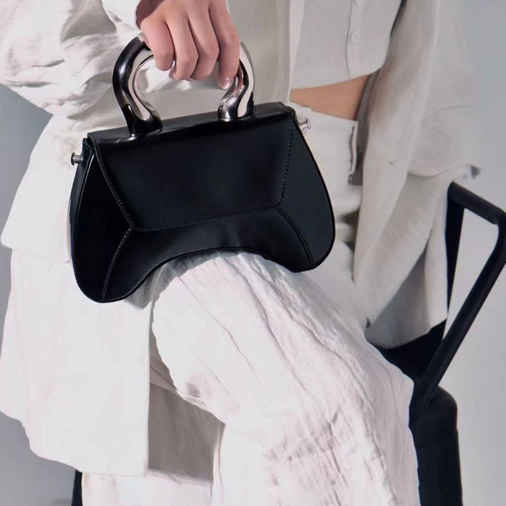 ELLEGANTI Women Black Leather Handbag
