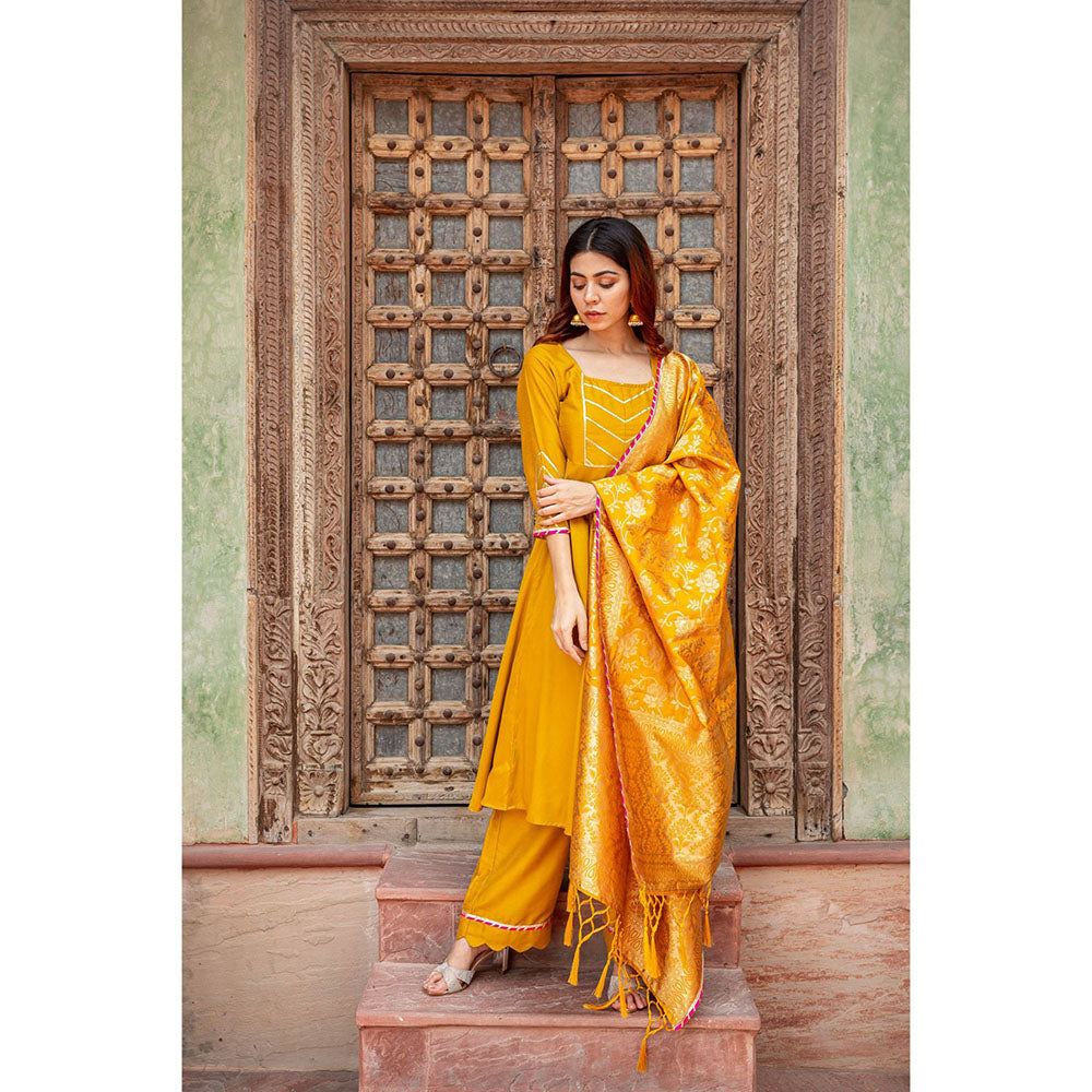 Empress Pitara Suhani Yellow Suit With Banarasi Dupatta (Set of 3)