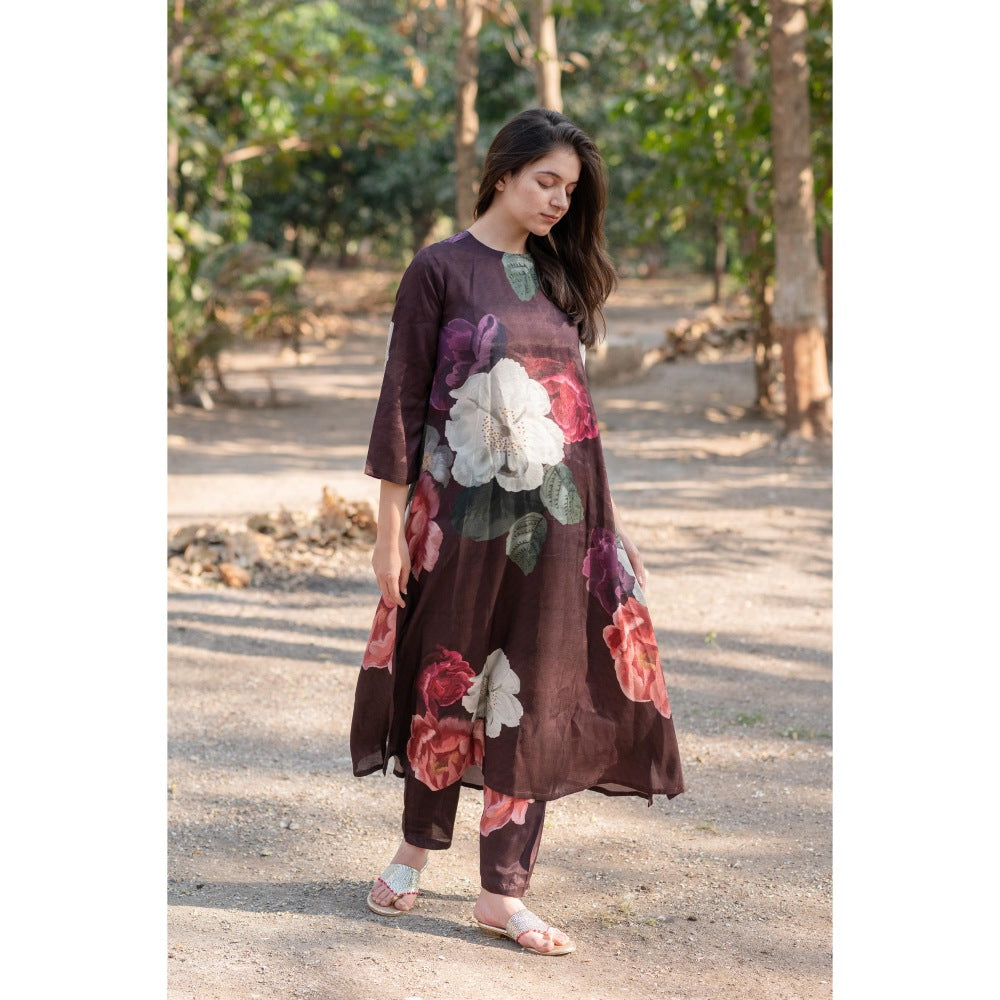 ETAR Zwain Kurta with Pant and Dupatta (Set of 3)