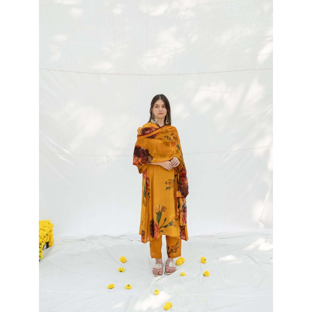 ETAR Rumi Kurta with Pant and Dupatta (Set of 3)