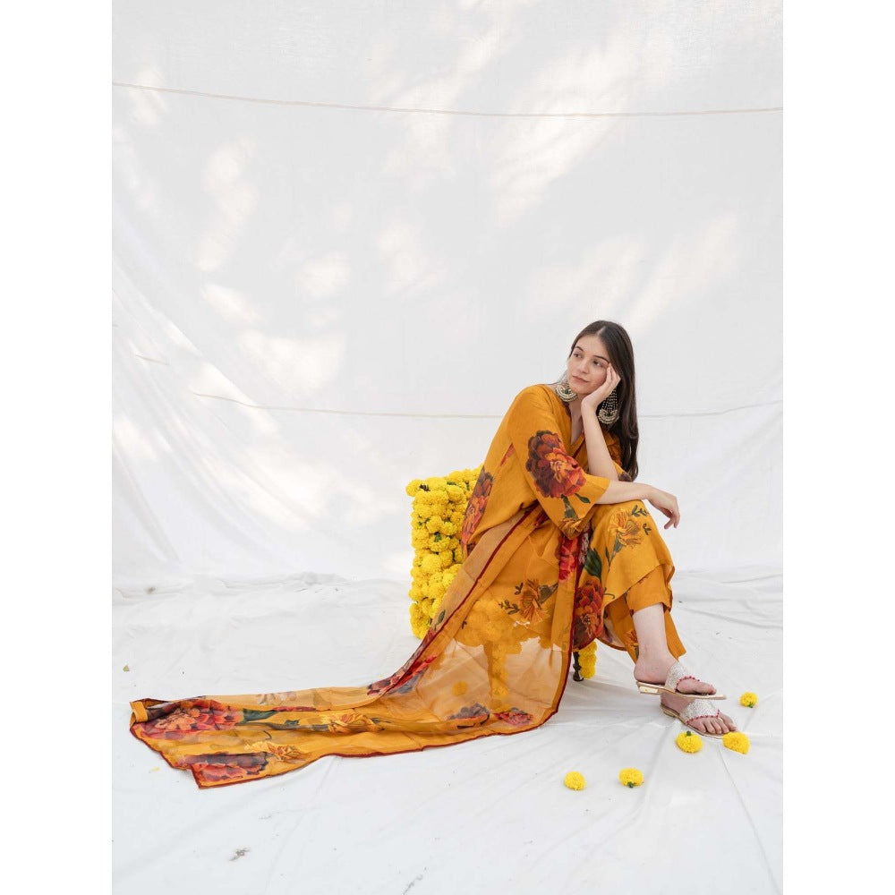 ETAR Rumi Kurta with Pant and Dupatta (Set of 3)