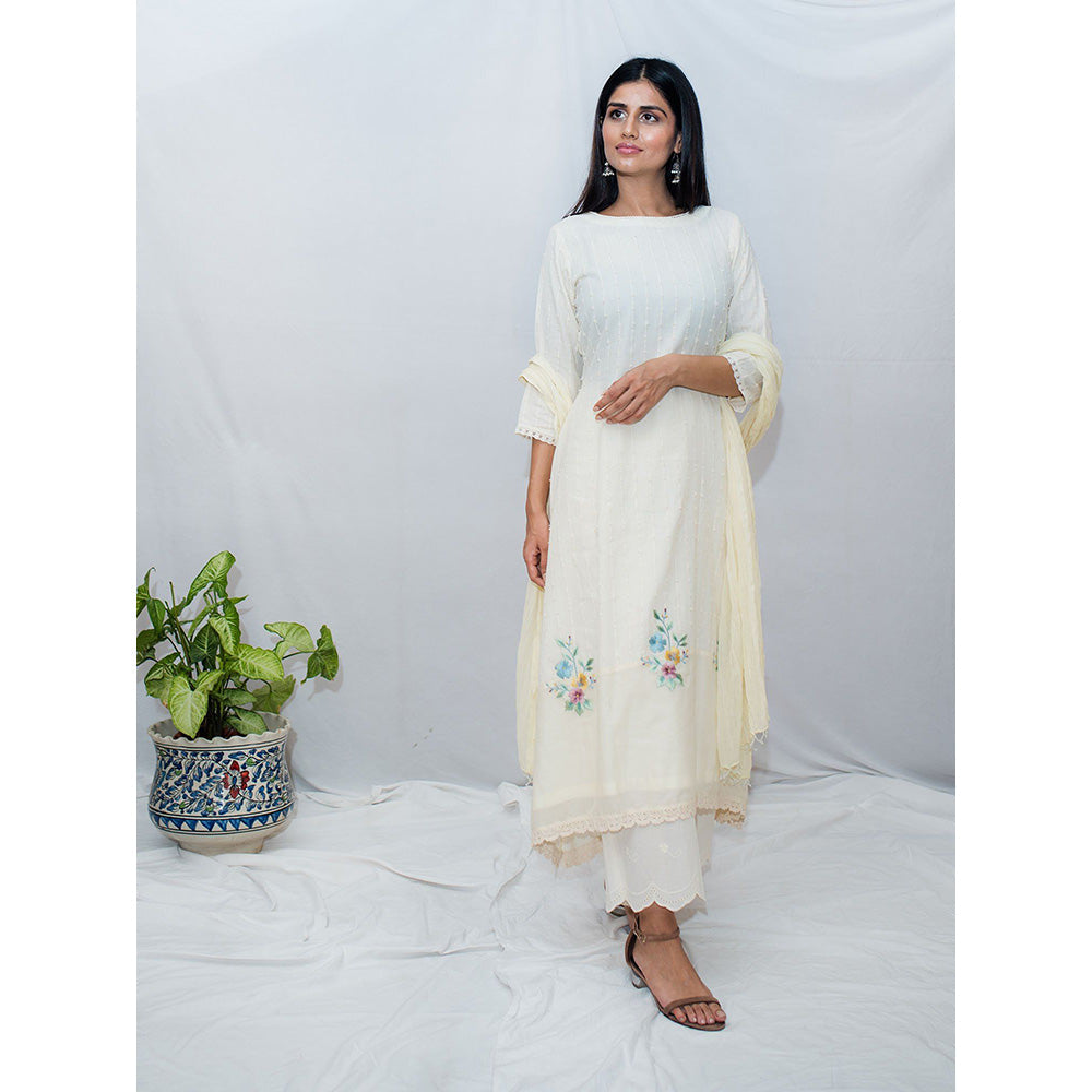 ewaz Off White Asymmetric Embroidered