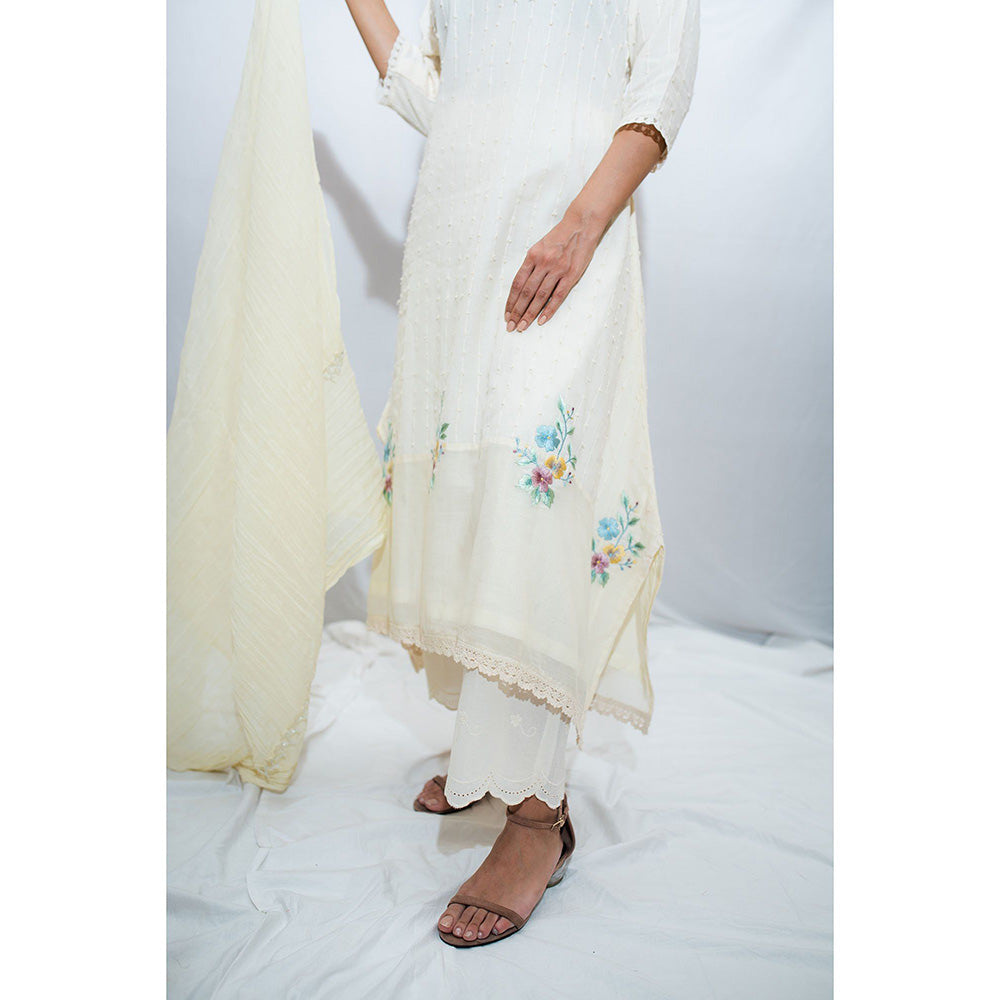 ewaz Off White Asymmetric Embroidered
