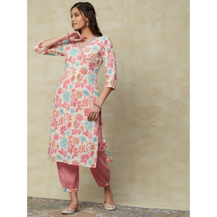 FASHOR Floral Printed Straight Fit Kurta with Pants & Cotton Mulmul Dupatta Pink (Set of 3)