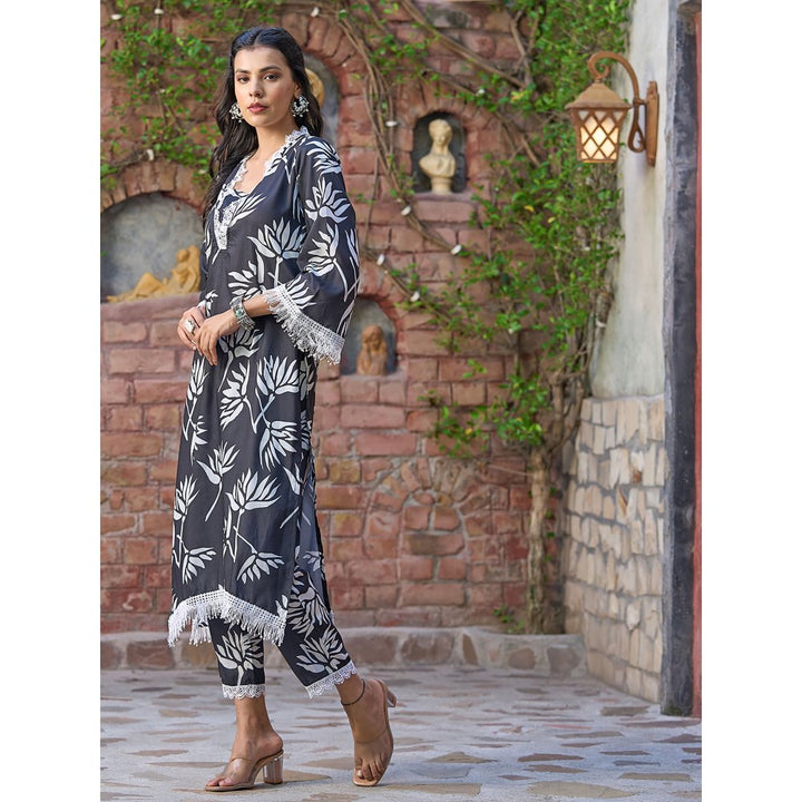 FASHOR Floral Printed Crochet & Fringed Lace Embellished Kurta & Pants - Black (Set of 2)