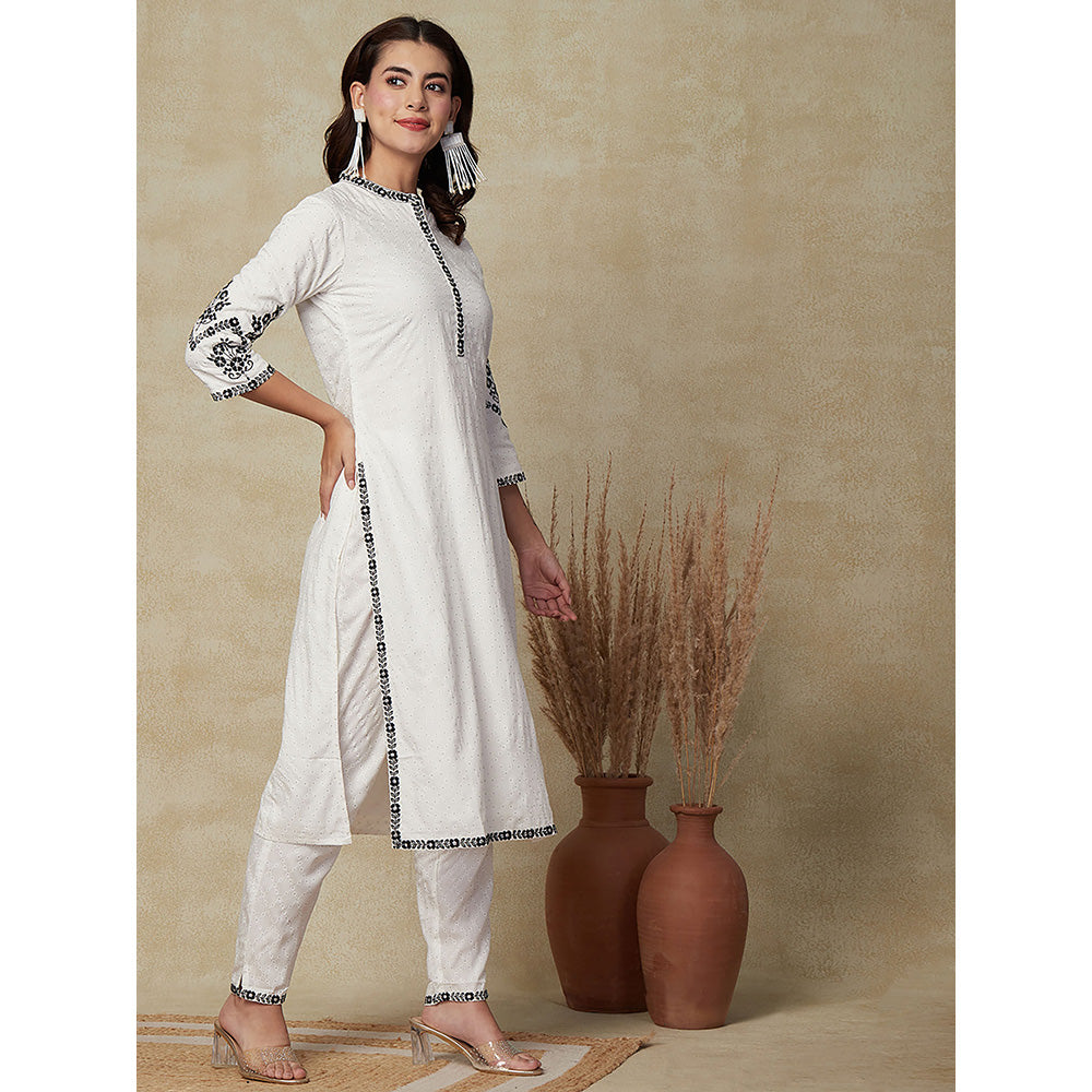 FASHOR Solid Embroidered Kurta with Pant- White (Set of 2)