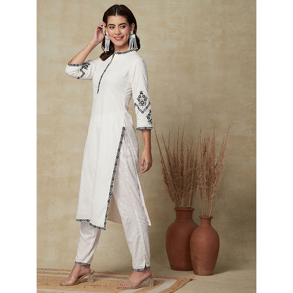 FASHOR Solid Embroidered Kurta with Pant- White (Set of 2)