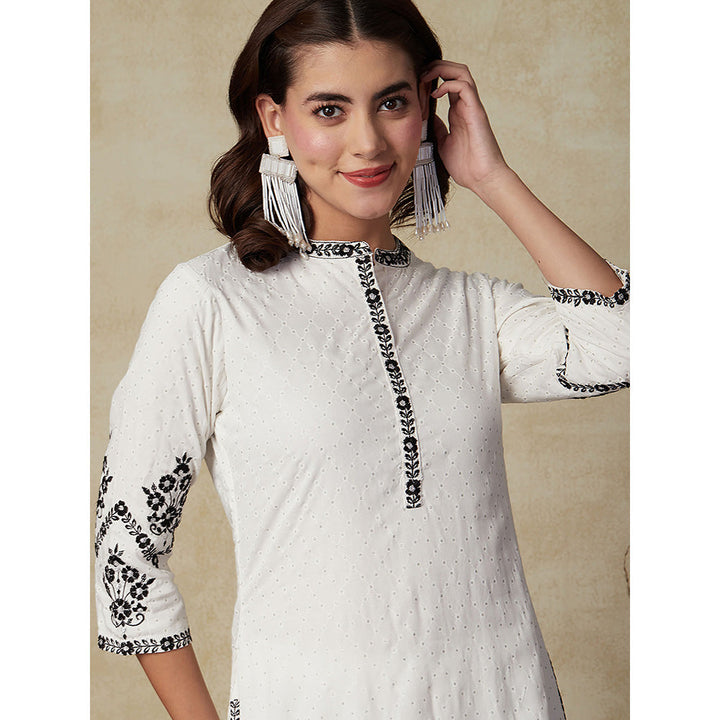 FASHOR Solid Embroidered Kurta with Pant- White (Set of 2)