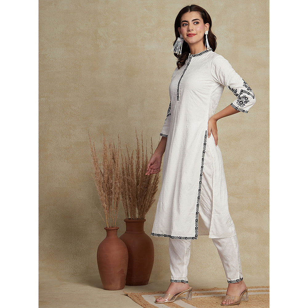 FASHOR Solid Embroidered Kurta with Pant- White (Set of 2)