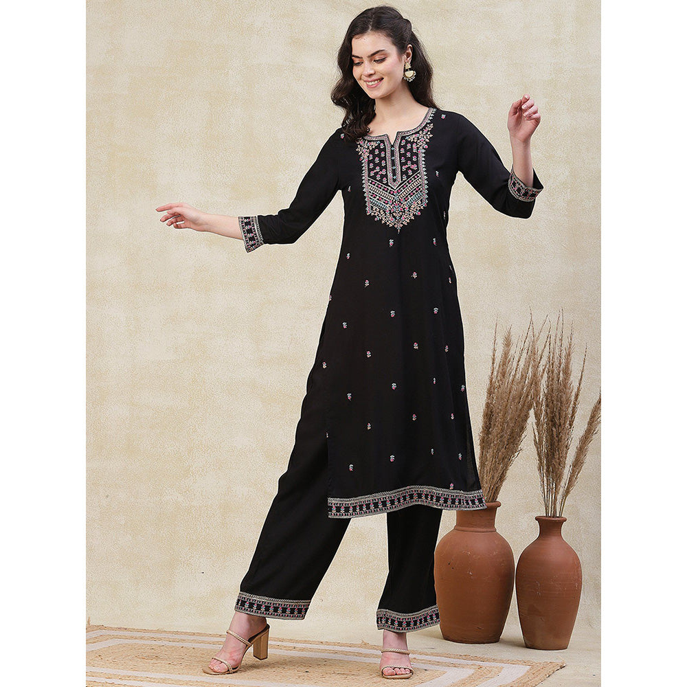 FASHOR Embroidered Kurta with Pant - Black (Set of 2)