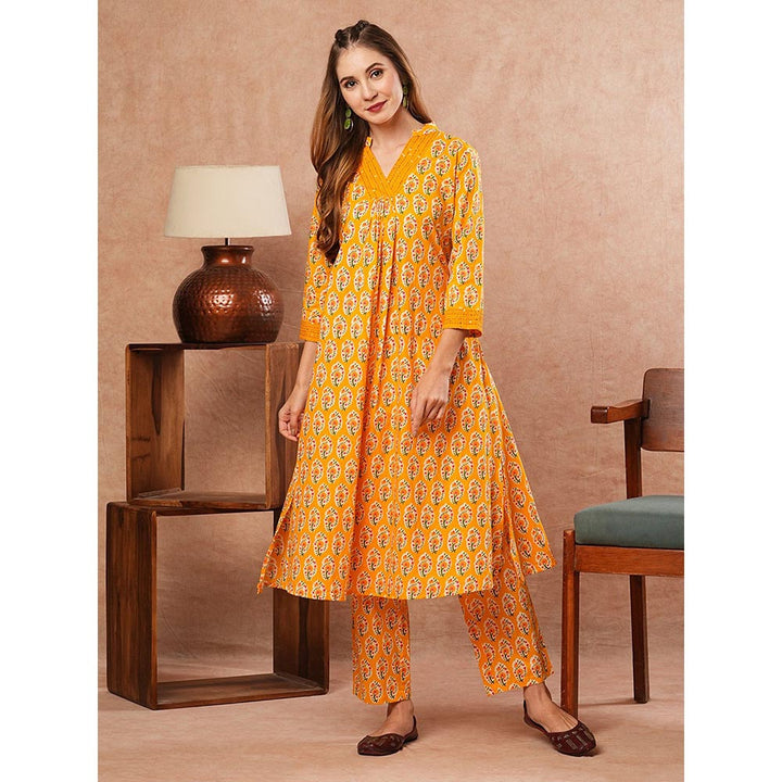 FASHOR Ethnic Sequence Floral Print Kurta With Pant - Yellow (Set of 2)