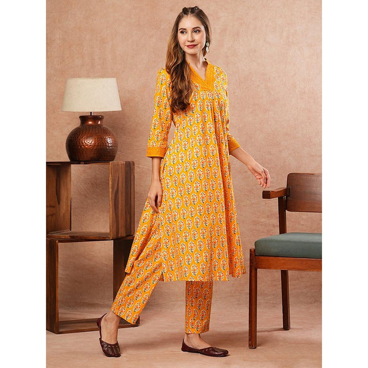 FASHOR Ethnic Sequence Floral Print Kurta With Pant - Yellow (Set of 2)