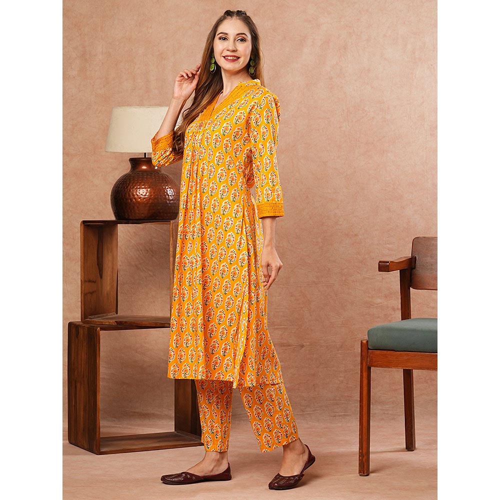 FASHOR Ethnic Sequence Floral Print Kurta With Pant - Yellow (Set of 2)