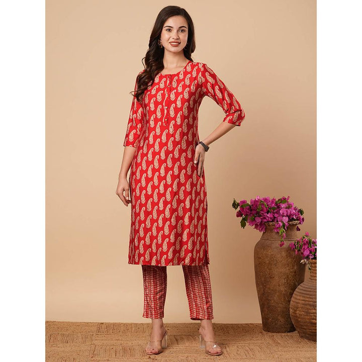 FASHOR Ethnic Paisley Foil Printed Straight Fit Kurta With Pant- Red (Set of 2)