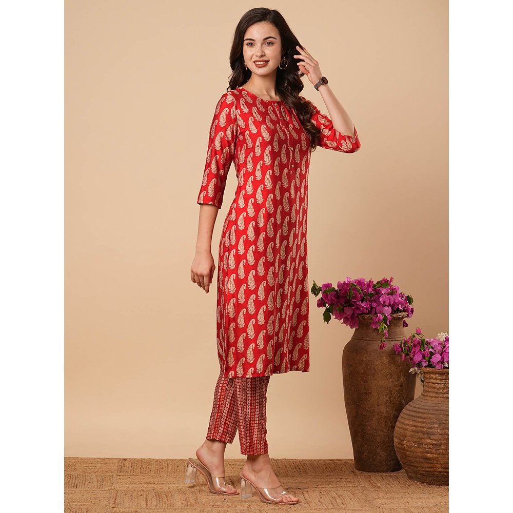 FASHOR Ethnic Paisley Foil Printed Straight Fit Kurta With Pant- Red (Set of 2)