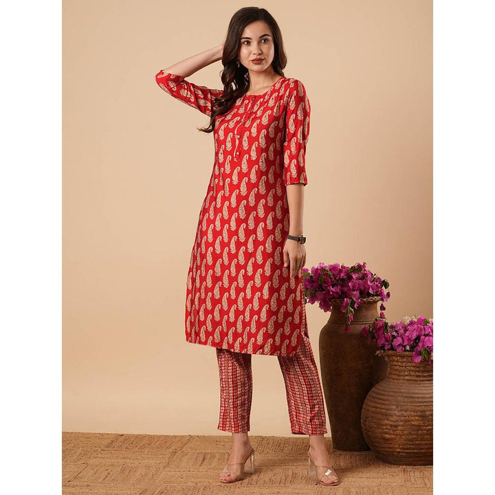 FASHOR Ethnic Paisley Foil Printed Straight Fit Kurta With Pant- Red (Set of 2)