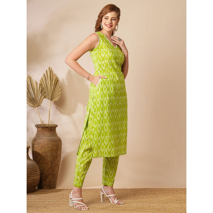 FASHOR Green Ethnic Ikat Printed Straight Fit Kurta with Pant (Set of 2)