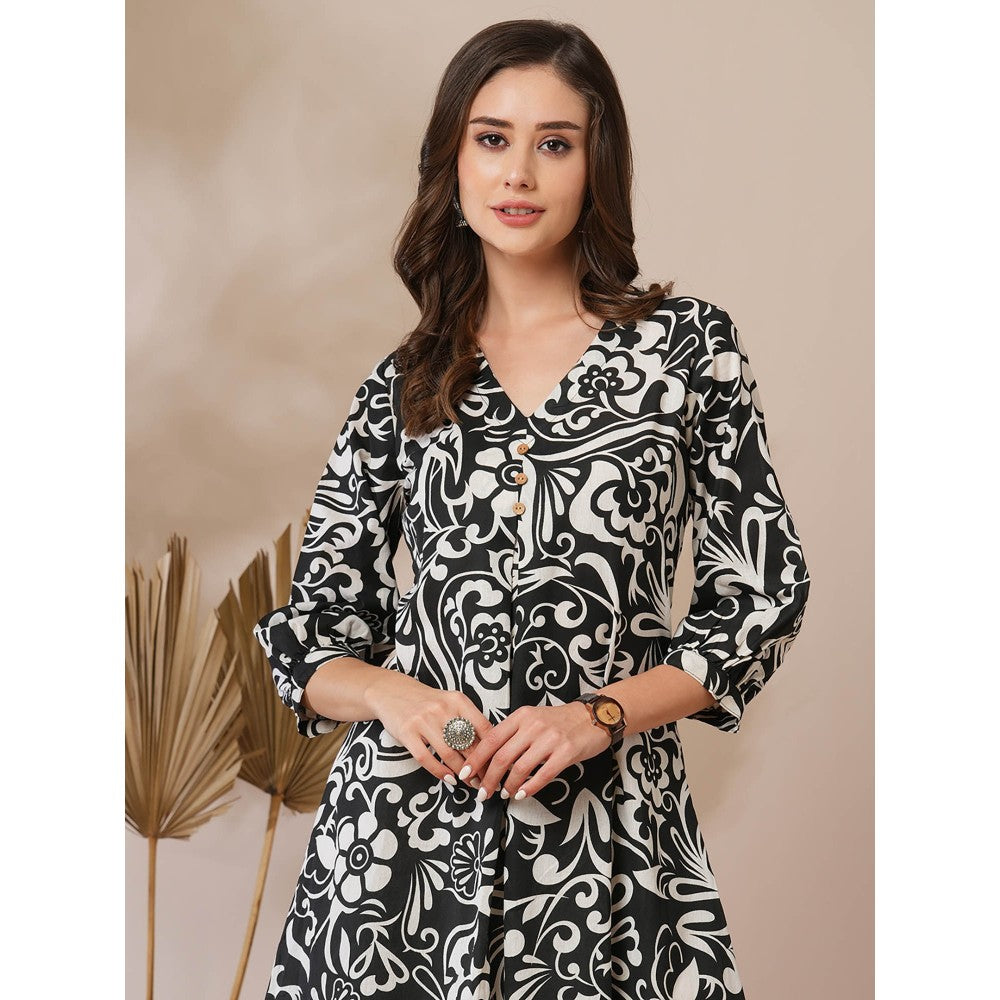 FASHOR Black Floral Printed A-Line Pleated Kurta with Pant (Set of 2)