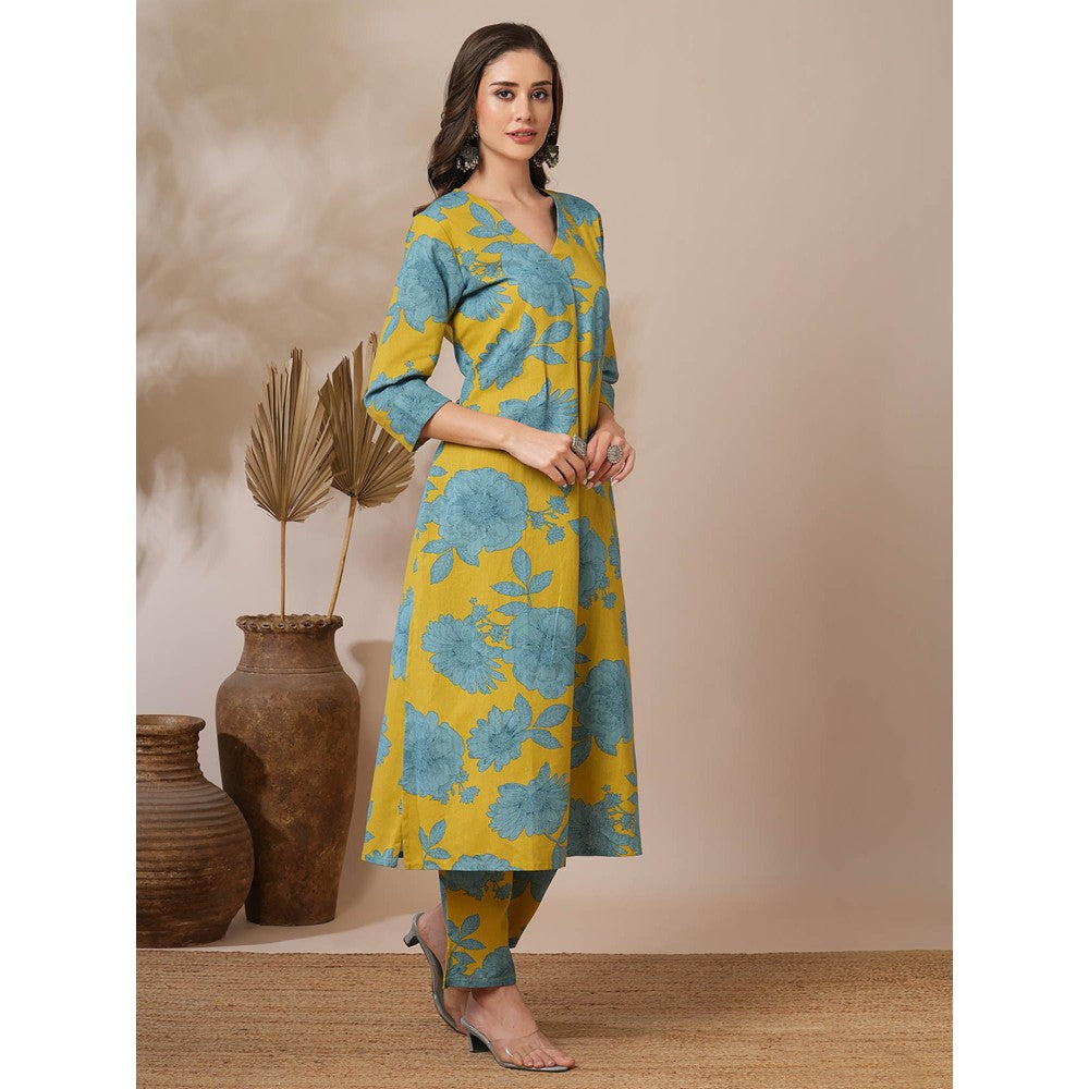 FASHOR Yellow Floral Printed Straight Fit Kurta with Pant (Set of 2)