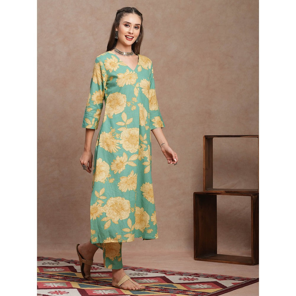 FASHOR Green Floral Printed Straight Fit Kurta with Pant (Set of 2)