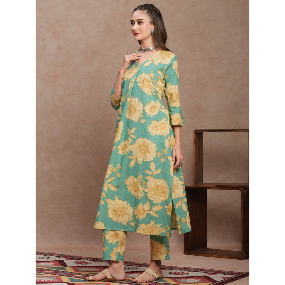 FASHOR Green Floral Printed Straight Fit Kurta with Pant (Set of 2)