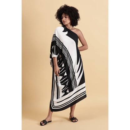 Fawn 24 White Monochrome Muse Kaftan Dress