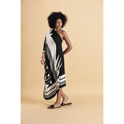 Fawn 24 White Monochrome Muse Kaftan Dress
