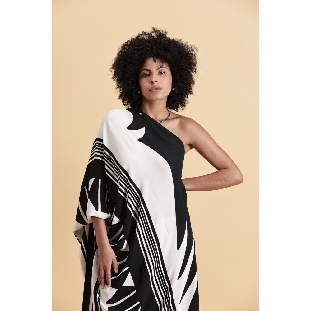 Fawn 24 White Monochrome Muse Kaftan Dress