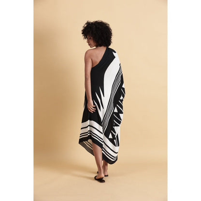 Fawn 24 White Monochrome Muse Kaftan Dress