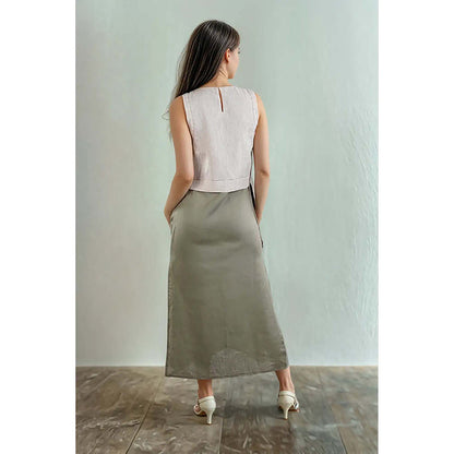 Fawn 24 Olive Linen Round Neck Solid/Plain Sleeveless Maxi Dress