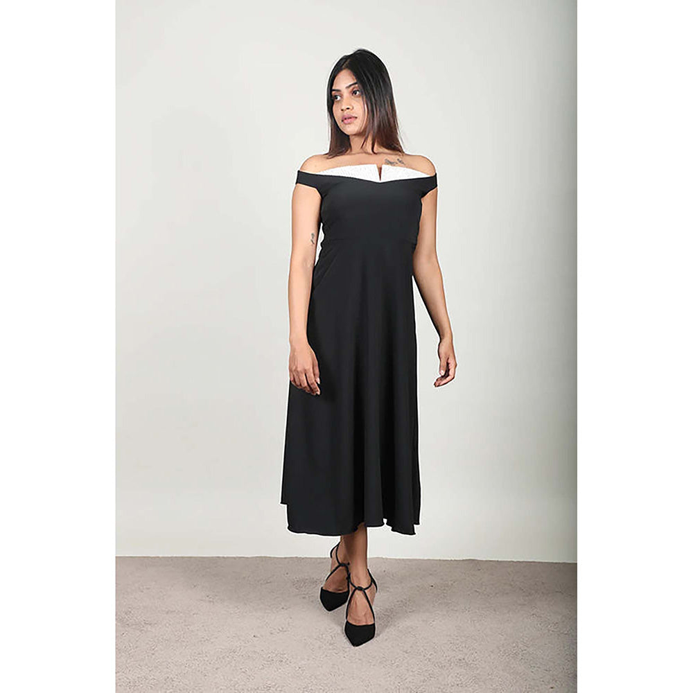 Fawn 24 Black Mesh Off Shoulder Solid/Plain Sleeveless Midi Dress