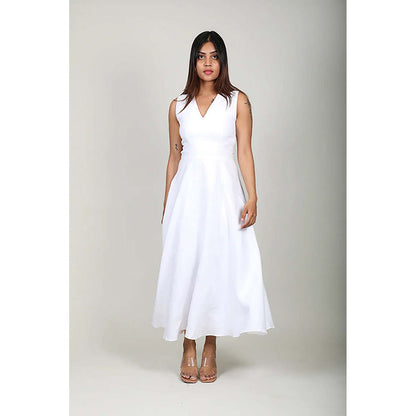 Fawn 24 White Linen V-Neck Solid/Plain Sleeveless Midi Dress