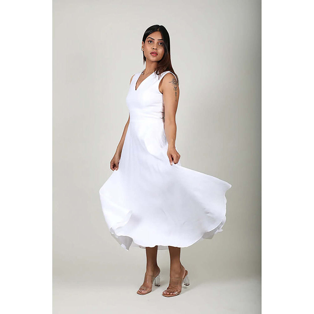 Fawn 24 White Linen V-Neck Solid/Plain Sleeveless Midi Dress