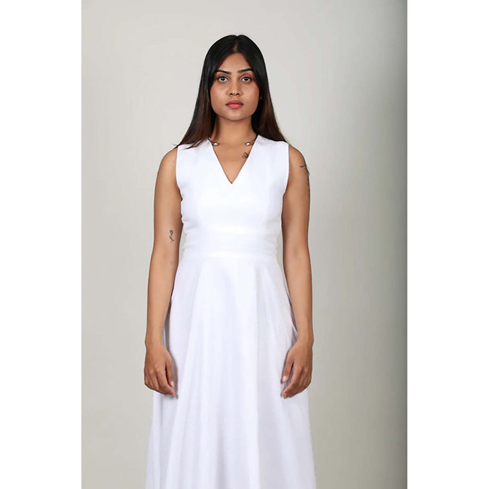 Fawn 24 White Linen V-Neck Solid/Plain Sleeveless Midi Dress