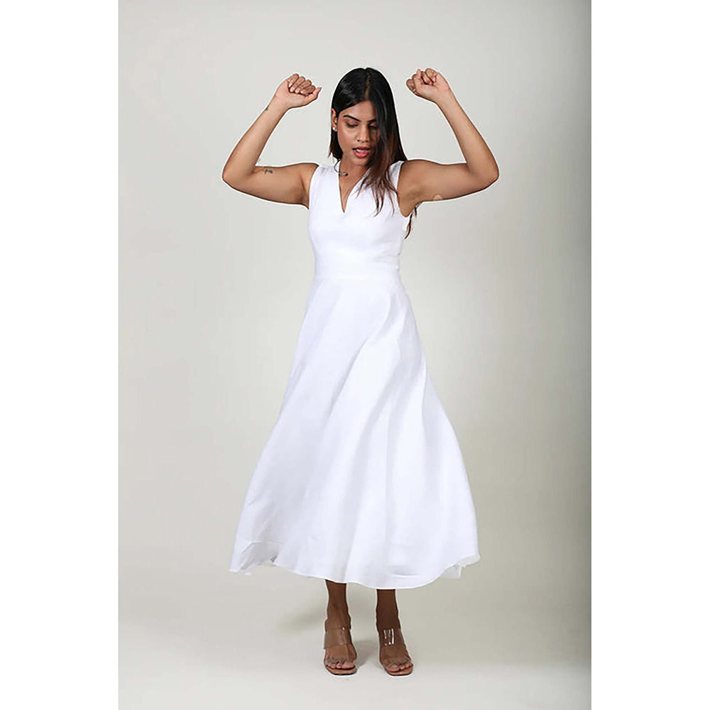 Fawn 24 White Linen V-Neck Solid/Plain Sleeveless Midi Dress