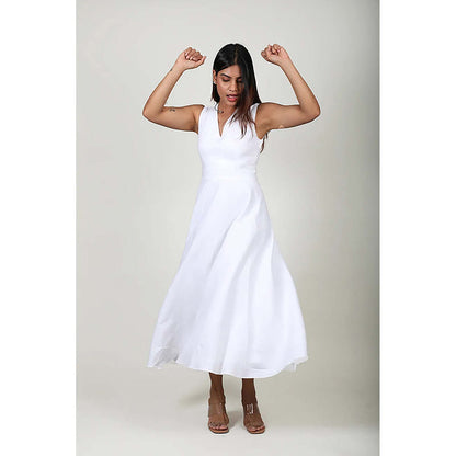 Fawn 24 White Linen V-Neck Solid/Plain Sleeveless Midi Dress