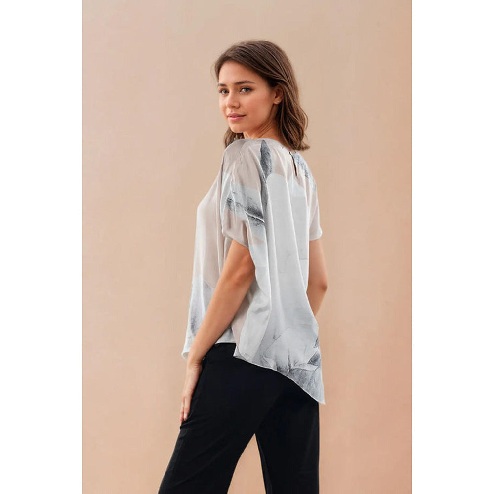 Fawn 24 Multi-Color Blossom Kimono