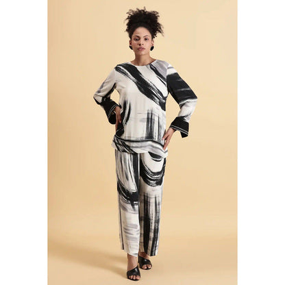 Fawn 24 Noir Canvas Black And White Printed Pants