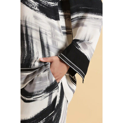 Fawn 24 Noir Canvas Black And White Printed Pants