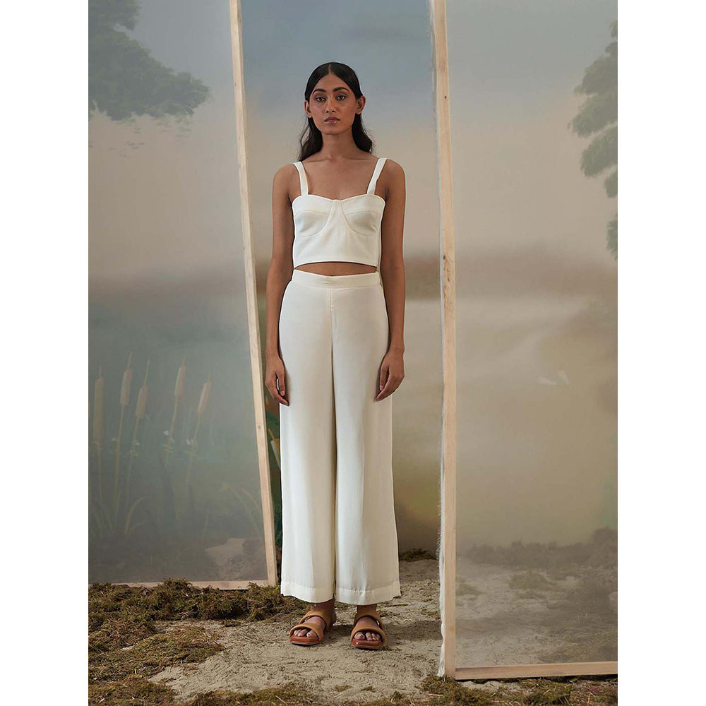 FEBo6 Ivory Solid Crop Top